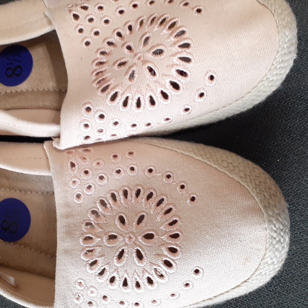 Pink flats - Picture 3 of 4